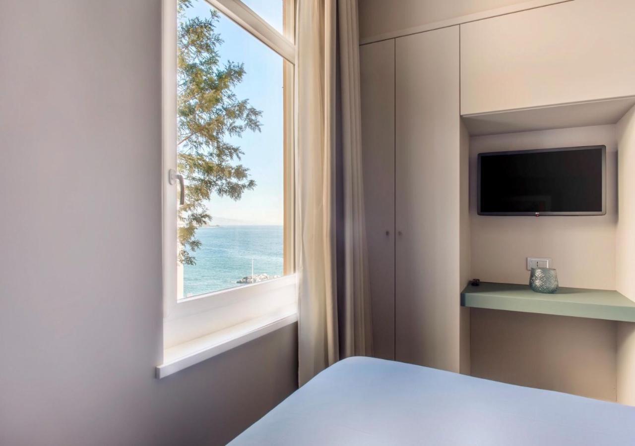 Yourelais Pergolesi Naples